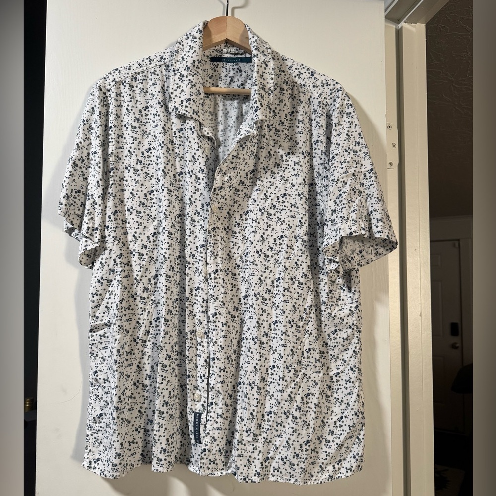 Men’s Perry Ellis XL button up shirt